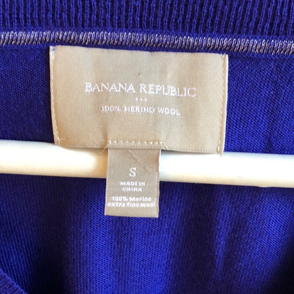 Banana Republic Sweater - Picture 3 of 4